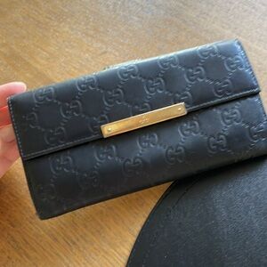 Gucci continental wallet